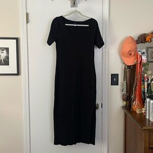 Old Navy Short Sleeve Scoopneck Ribbed Midi Dress